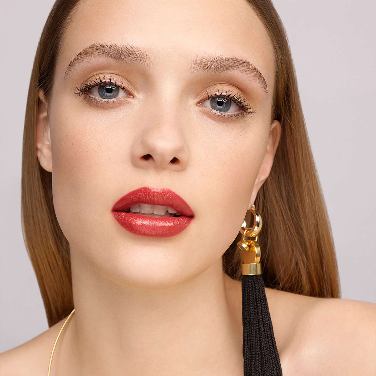 FABULOUS KISS SHEER LIPSTICK (LABIAL EFECTO BRILLANTE)